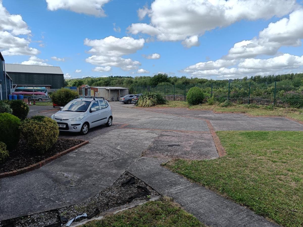 Hostel Y Doc At World Horizons Community Hub Llanelli Zewnętrze zdjęcie